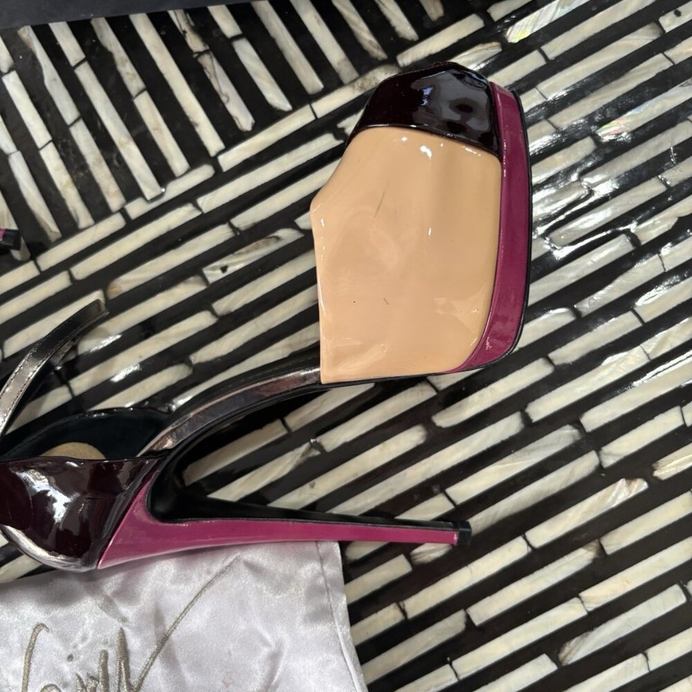 Giuseppe Zanotti Patent Burgundy Open Toe Heels - Picture 9 of 11